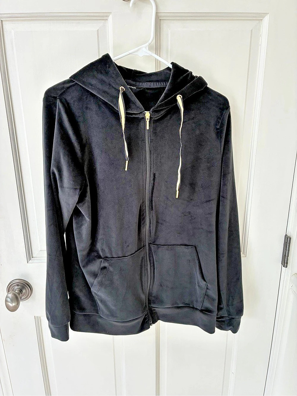 esmara Velour Jogger Set in Black Size Medium